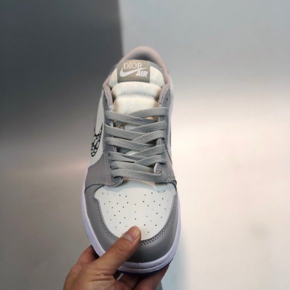 New Nike retro running shoes for men